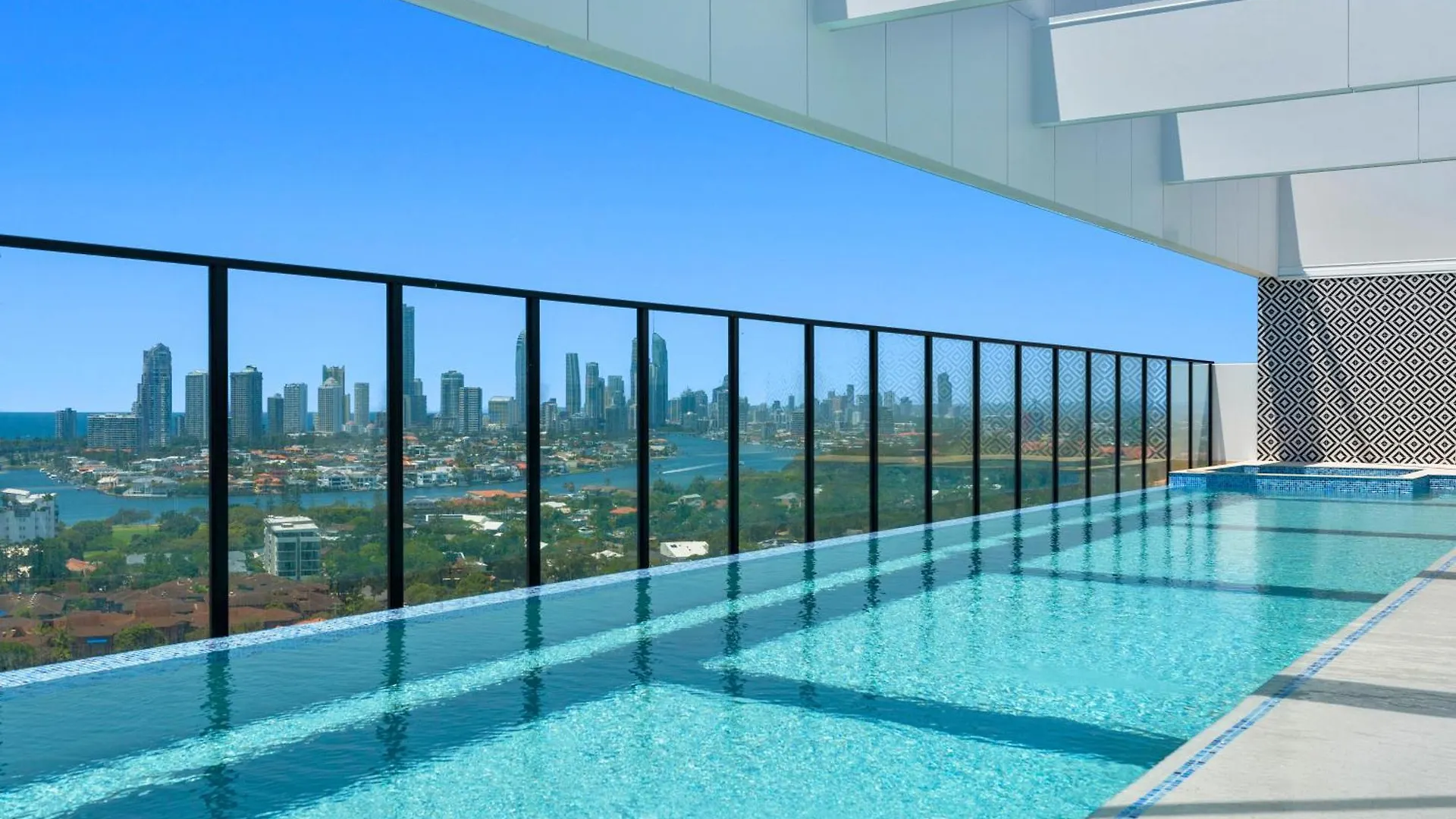 Tryp By Wyndham Southport Gold Coast Hotel Apartments 4*,