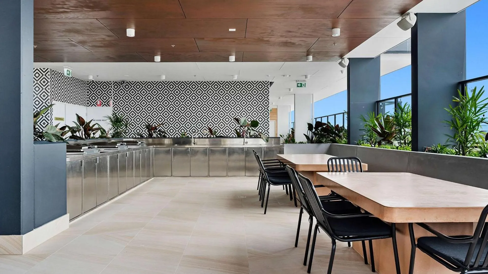 Tryp By Wyndham Southport Gold Coast Hotel Apartments