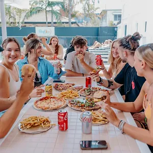 Surf Boutique Backpackers - Free Breakfast Guldkusten